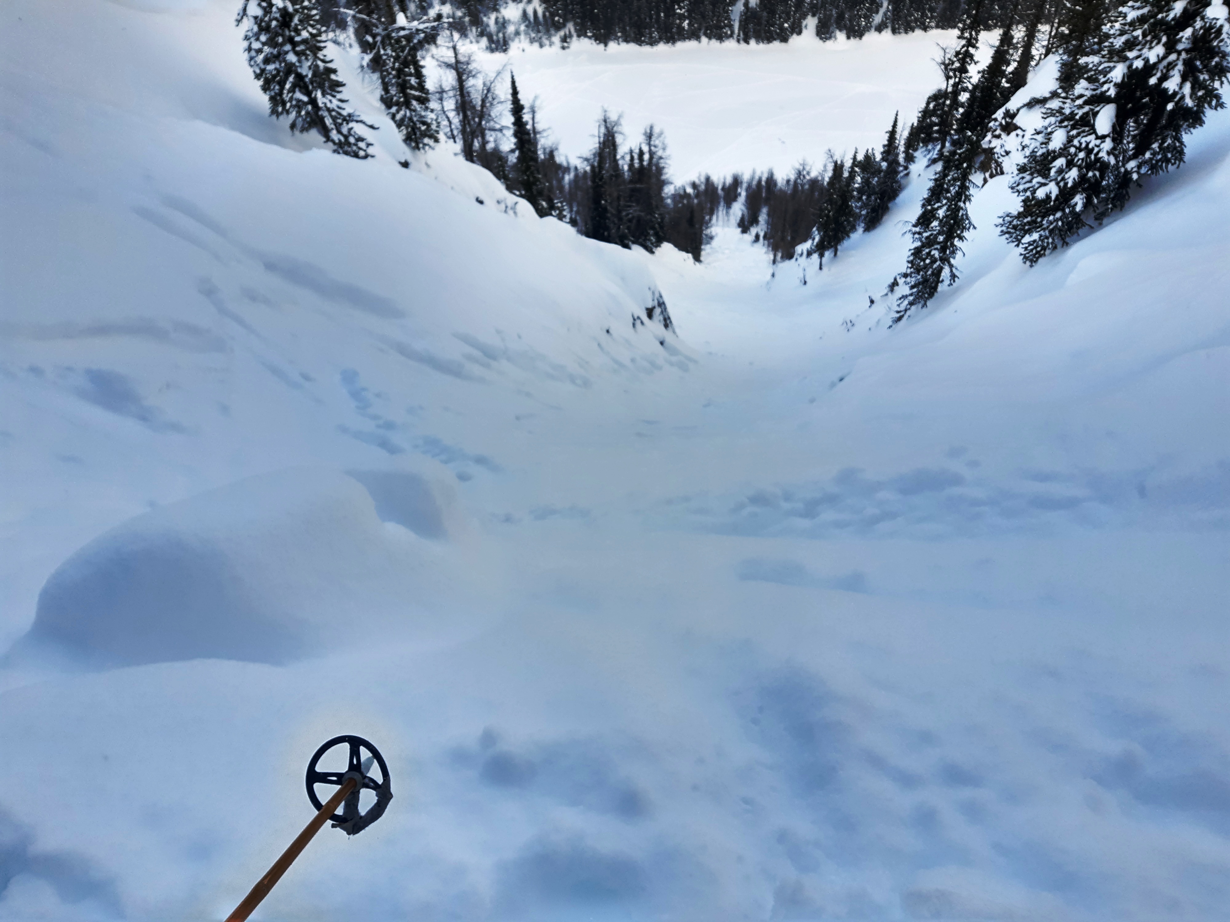 8-Tight-gully-to-ski-down-to-the-Lake
